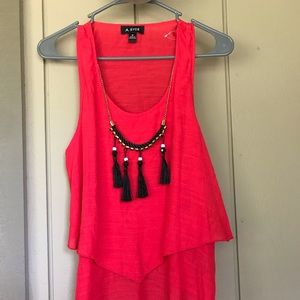 A BYER Womens Red Sleeveless Bandana Style Top